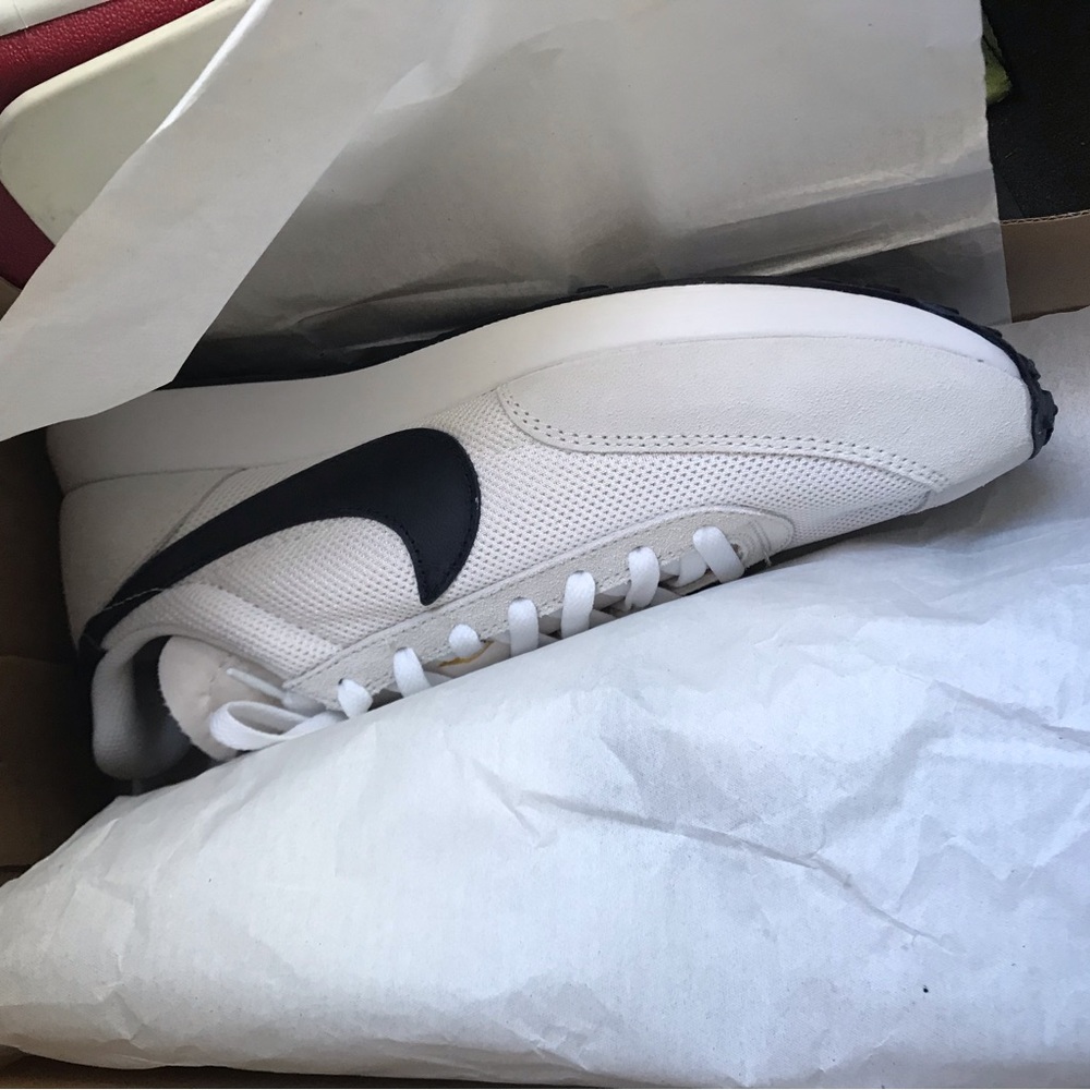 Brand new 11.5 Nike tailwinds white black and grey